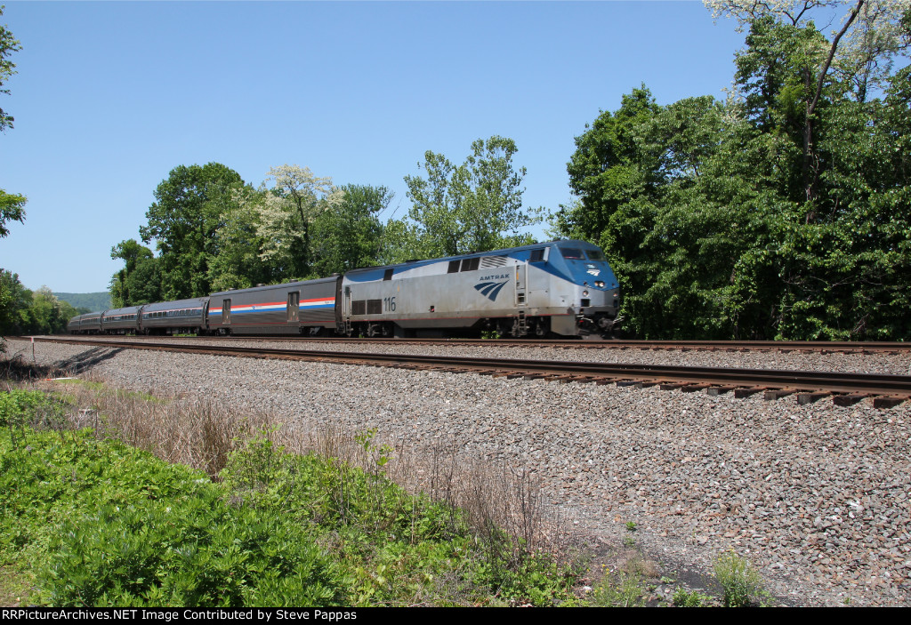 Amtrak 116 heads east with train 42 at milepost 116